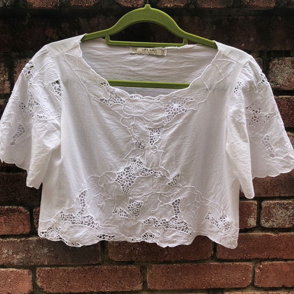 Zara Lace Cut-Out Crop Top. Size XS